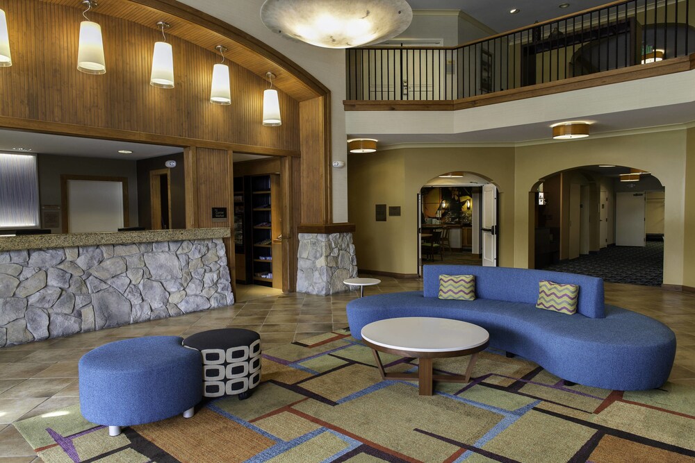 Lobby, Fairfield Inn & Suites Santa Rosa Sebastopol