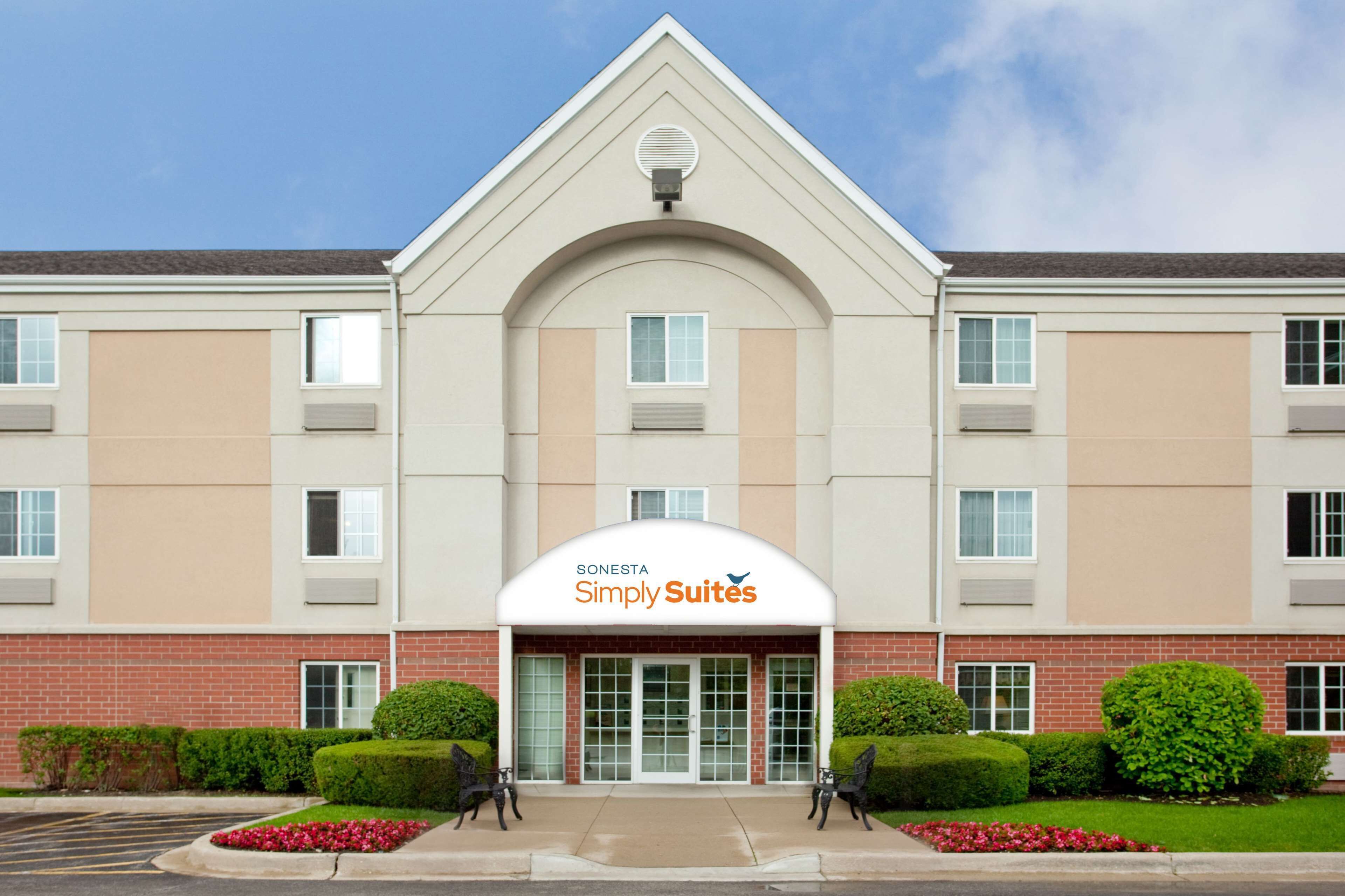 Sonesta Simply Suites Chicago Libertyville in Libertyville, United States
