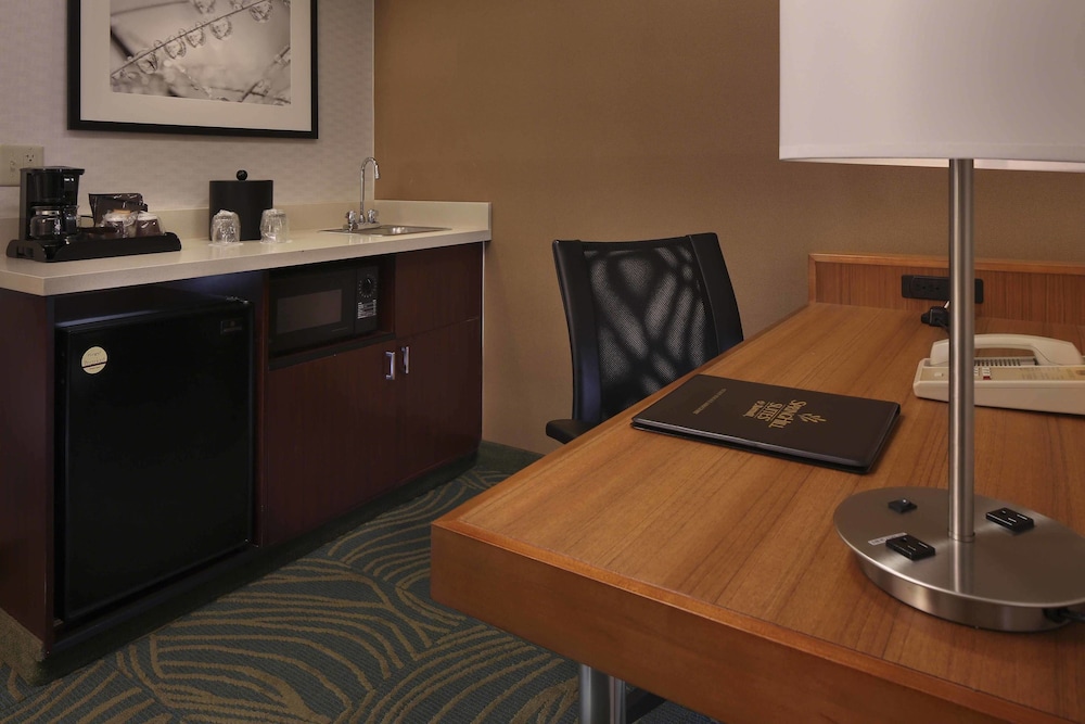 Private kitchenette, Springhill Suites by Marriott Mystic Waterford