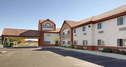 Days Inn by Wyndham Phoenix North
