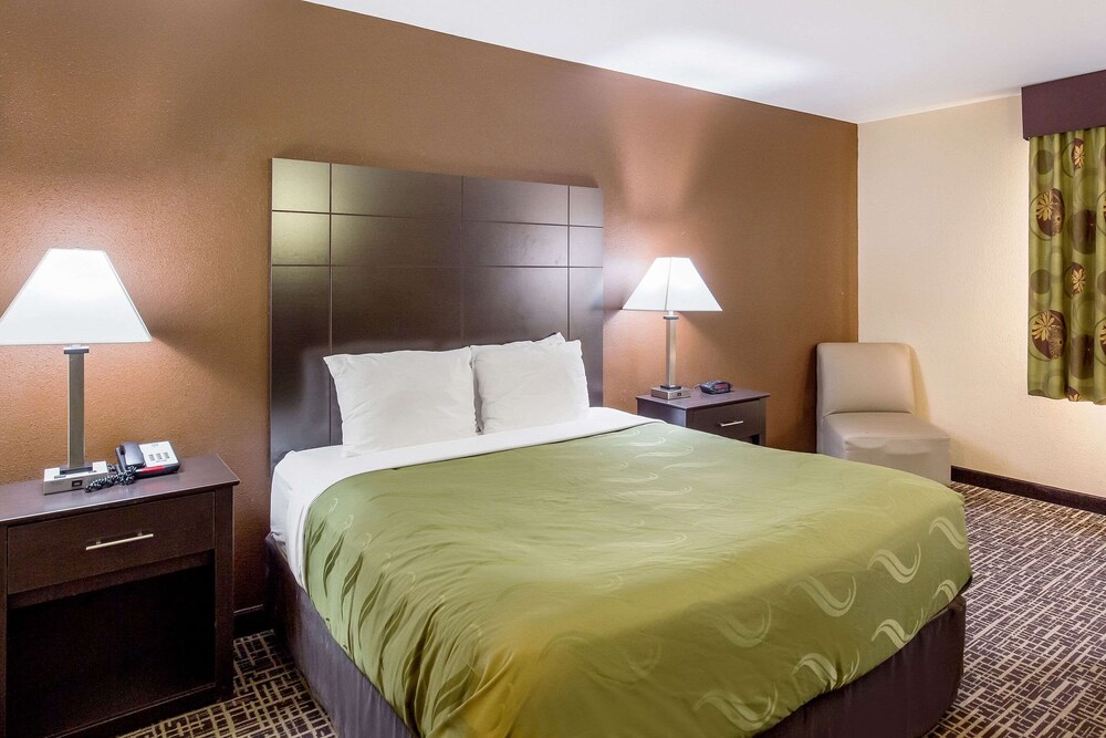 Quality Inn & Suites Caseyville - St. Louis