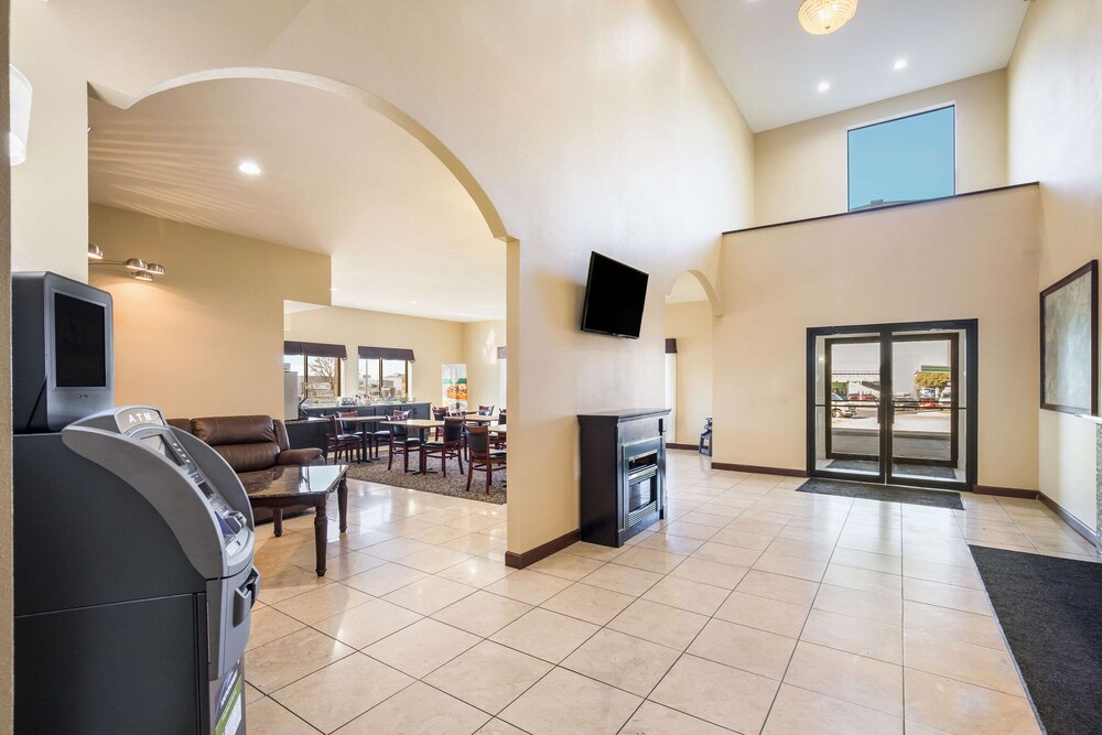 Quality Inn & Suites Caseyville - St. Louis