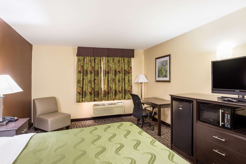 Quality Inn & Suites Caseyville - St. Louis