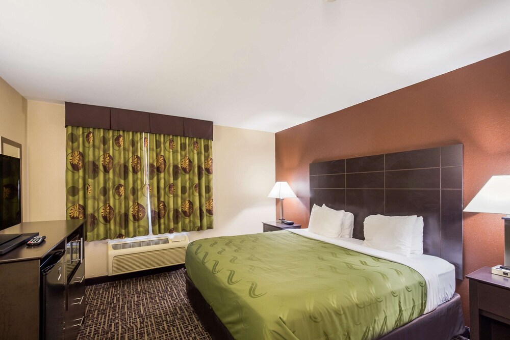 Quality Inn & Suites Caseyville - St. Louis