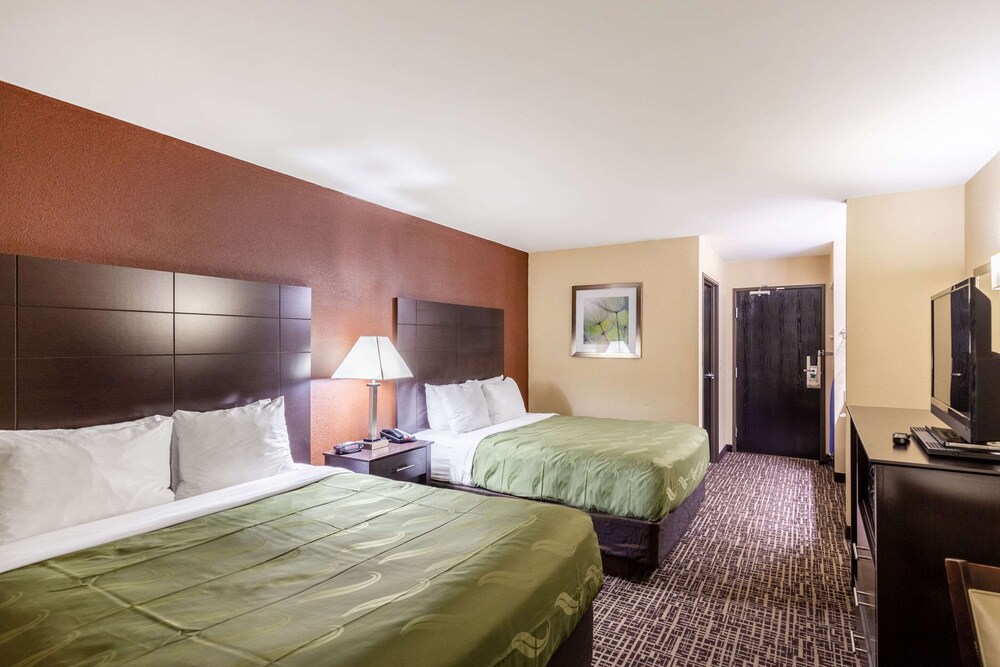 Quality Inn & Suites Caseyville - St. Louis