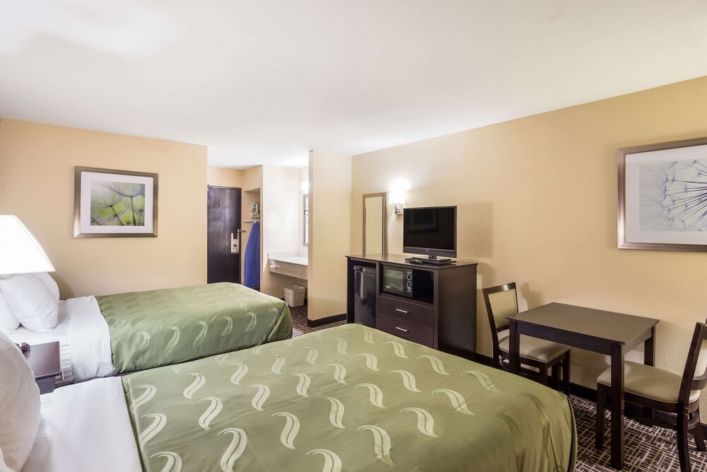 Quality Inn & Suites Caseyville - St. Louis