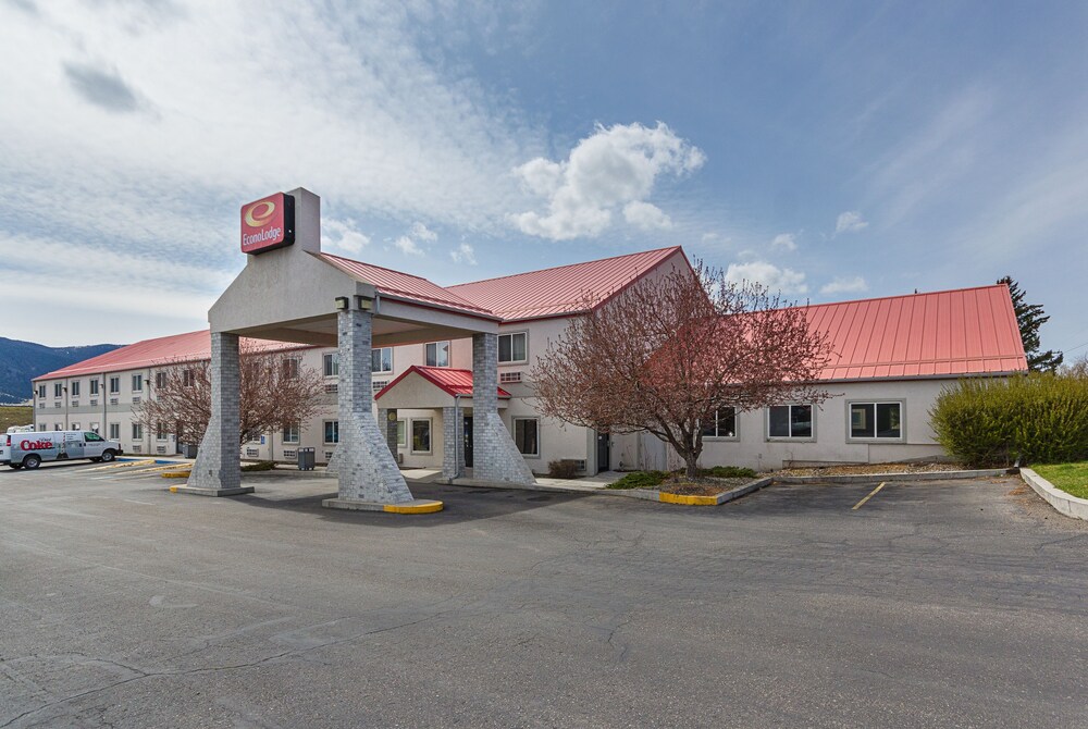 Property grounds, Econo Lodge Livingston Gateway to Yellowstone