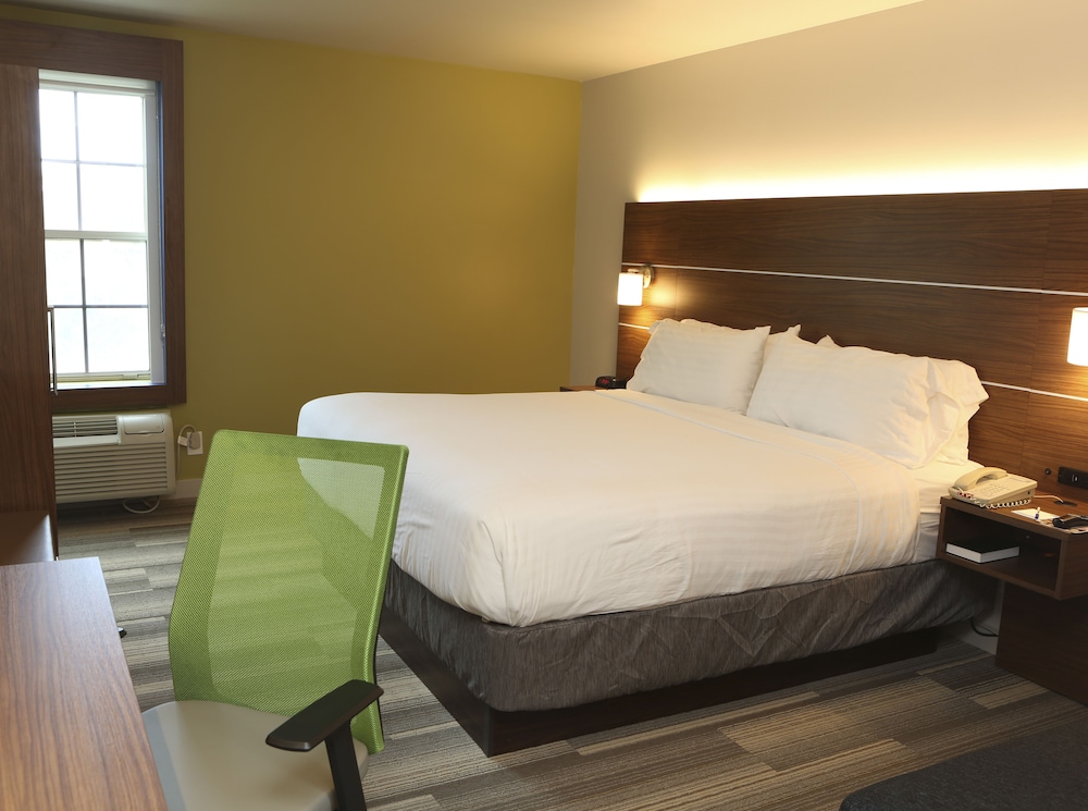 Room, Holiday Inn Express Hotel & Suites Phoenix-Airport, an IHG Hotel