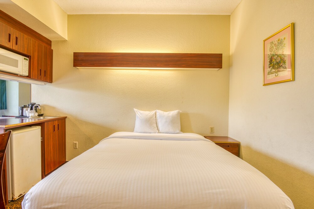 Trident Inn & Suites in Baton Rouge Best Rates & Deals on Orbitz