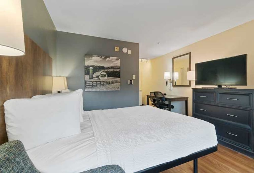 Room, Extended Stay America Suites San Francisco San Mateo SFO