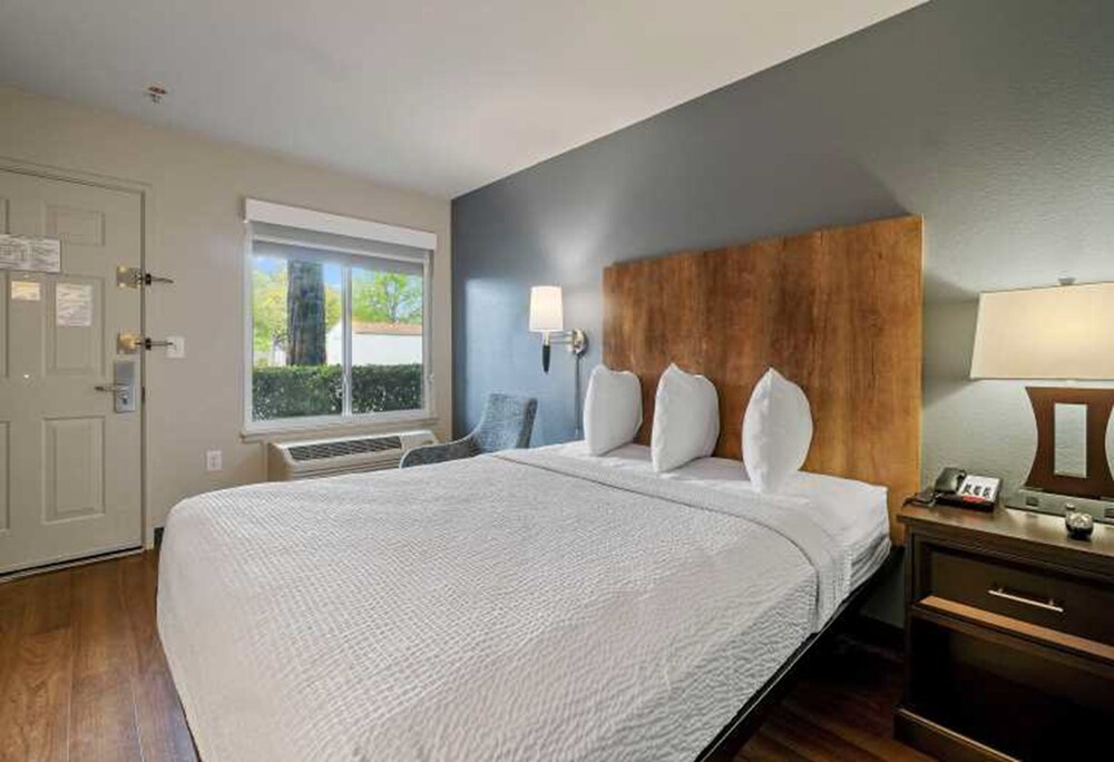 Room, Extended Stay America Suites San Francisco San Mateo SFO