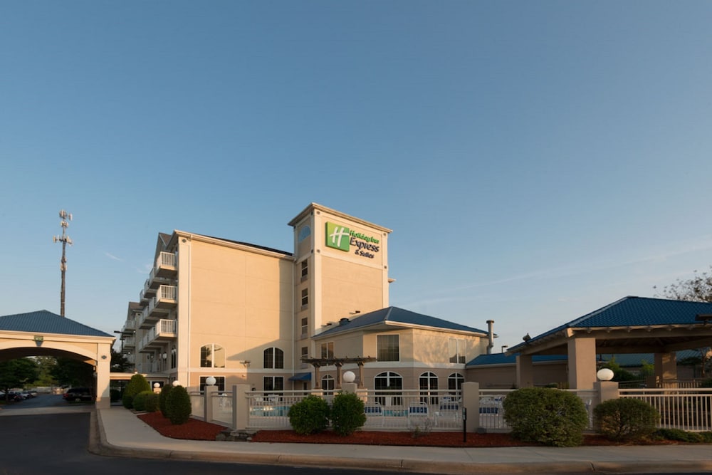 Holiday Inn Express Hotel & Suites AshevilleBiltmore Square in