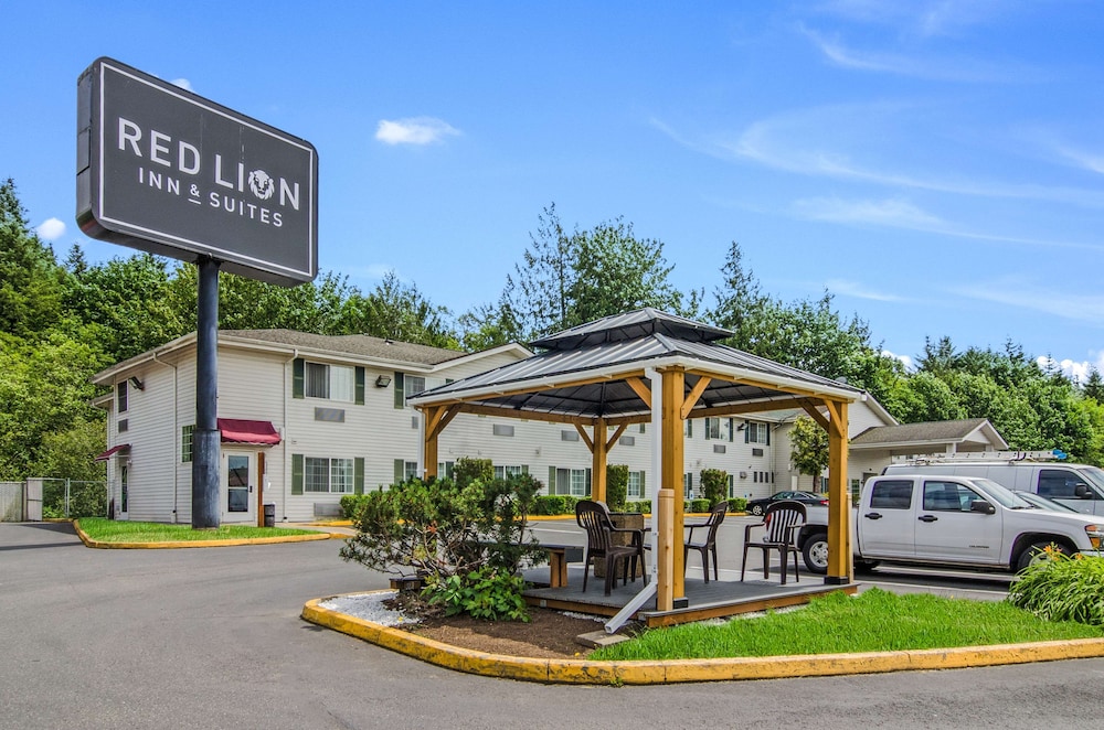 Red Lion Inn Suites Port Orchard In Port Orchard Hotel Rates Reviews On Orbitz [ 662 x 1000 Pixel ]