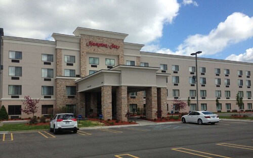 69 Auburn Hills Hotels With Hot Tub In Room Find Rooms With Private Jetted Hot Tubs In Auburn Hills Mi Travelocity