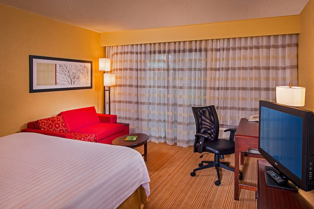 Courtyard by Marriott Richmond Northwest