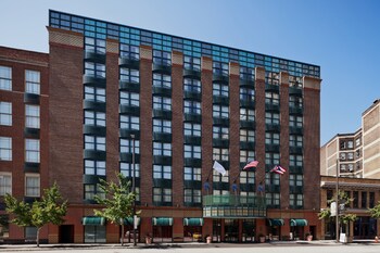 Hotel Cleveland Gateway