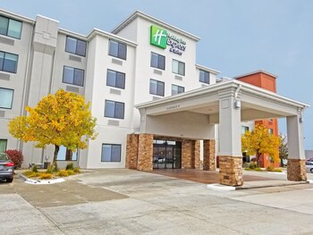 Holiday Inn Express & Suites Norfolk
