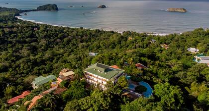 La Mariposa Hotel