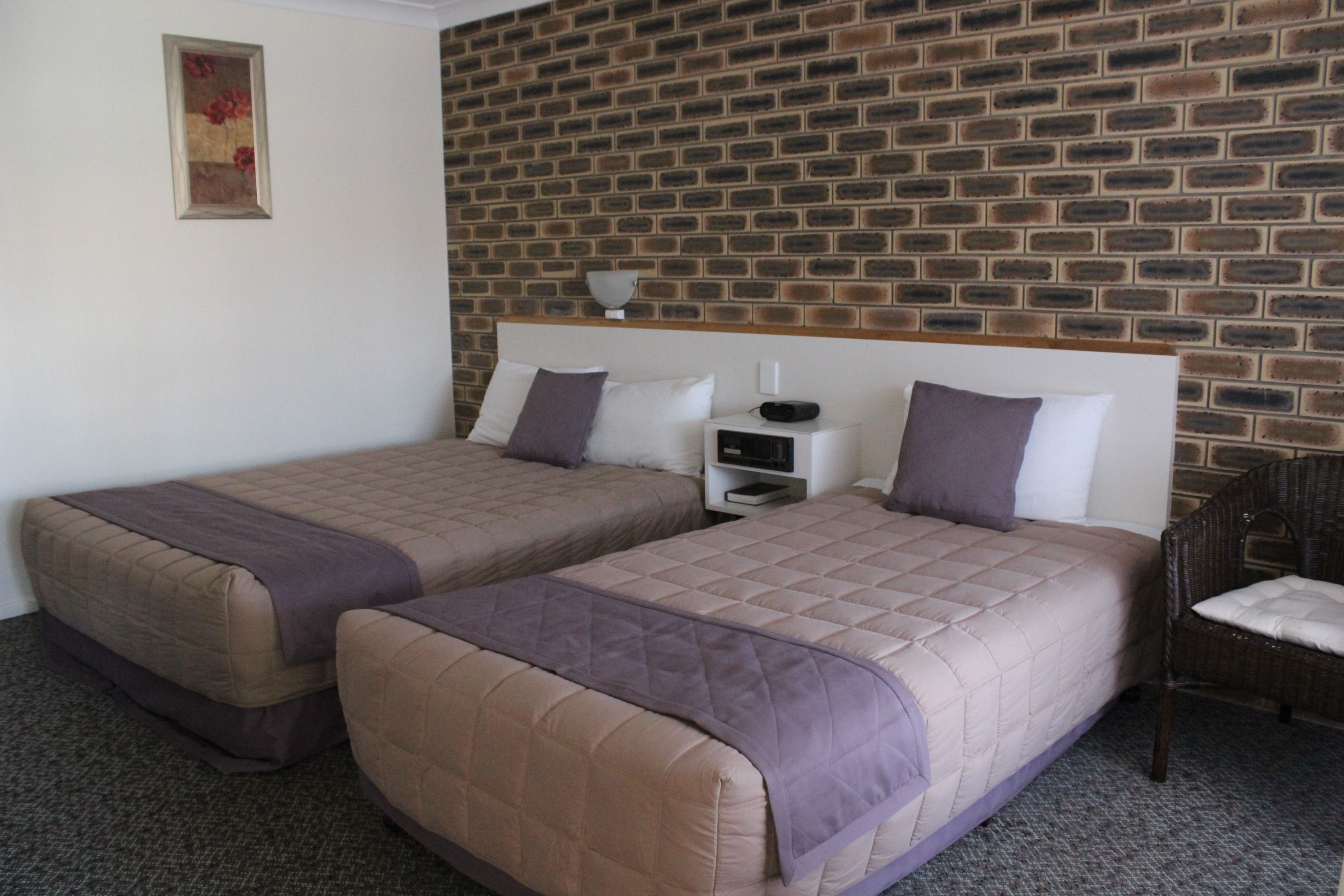 Top Of The Town Motel