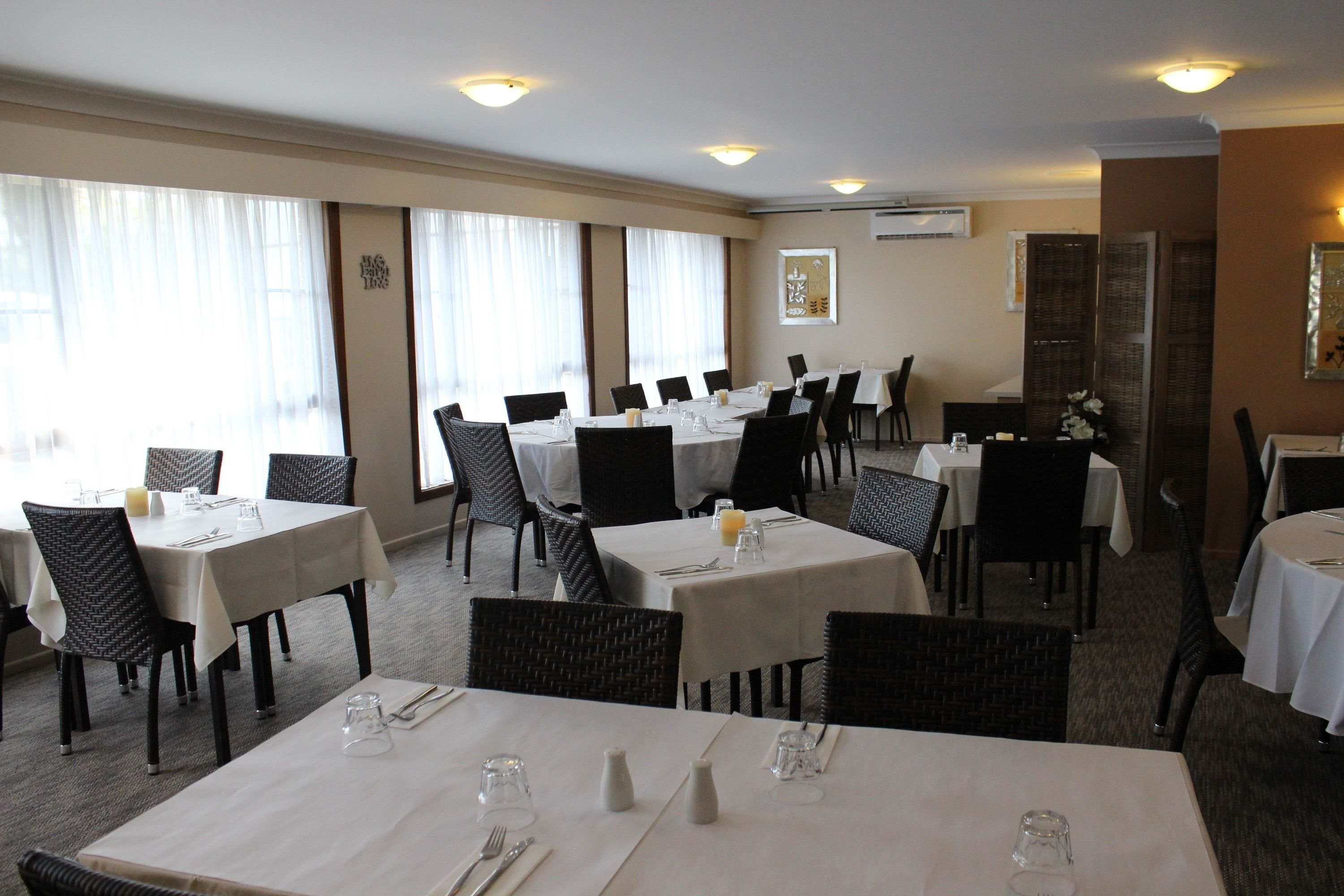 Top Of The Town Motel