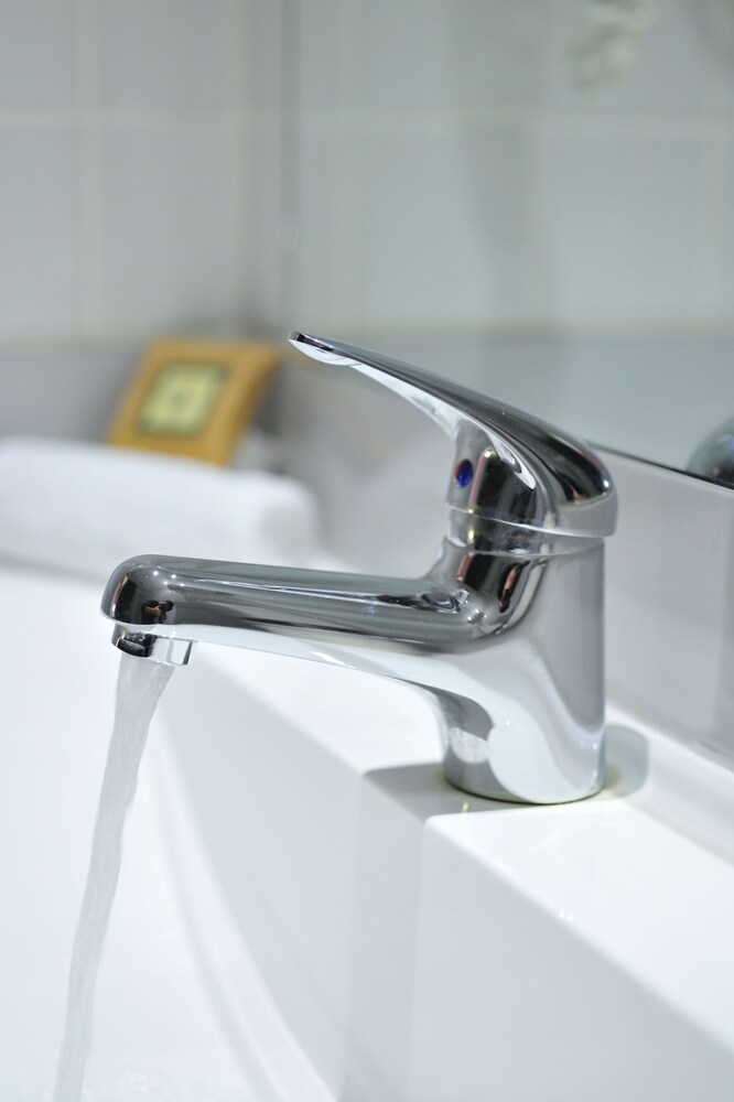 Bathroom sink, Metro Apartments on Bank Place