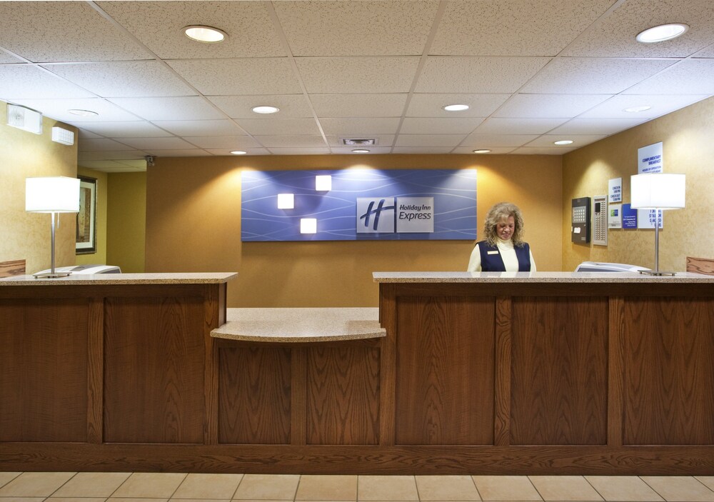 Lobby, Holiday Inn Express Hotel & Suites Sunbury - Columbus Area, an IHG Hotel