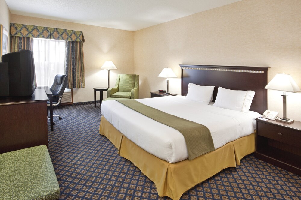 Room, Holiday Inn Express Hotel & Suites Sunbury - Columbus Area, an IHG Hotel