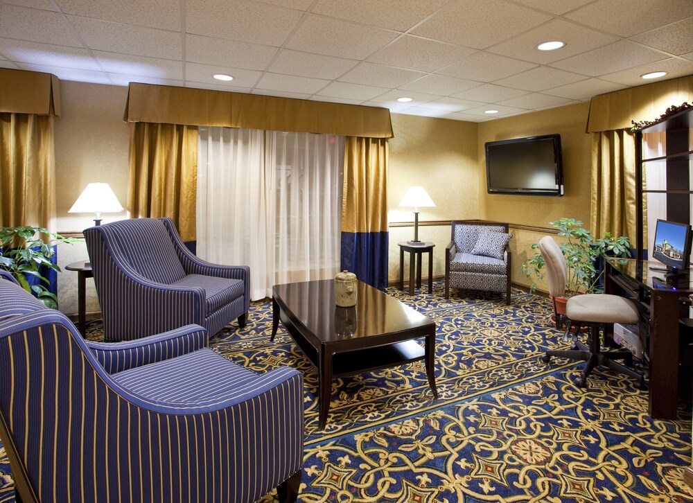 Lobby, Holiday Inn Express Hotel & Suites Sunbury - Columbus Area, an IHG Hotel