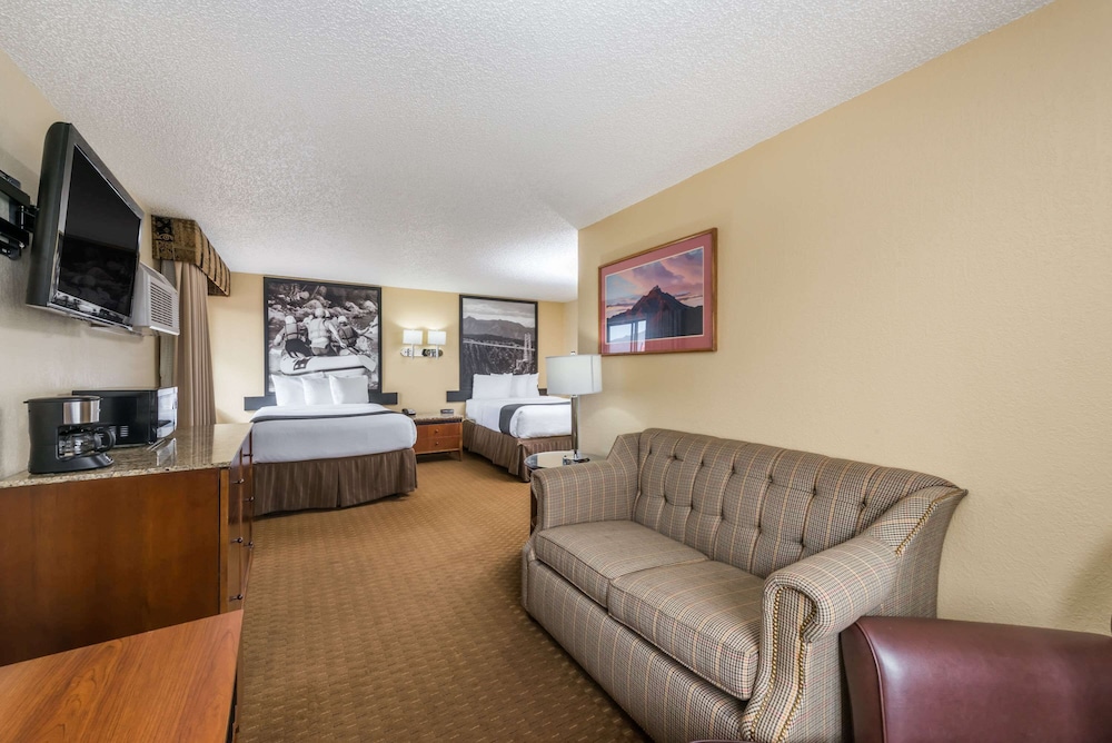 Super 8 by Wyndham Canon City