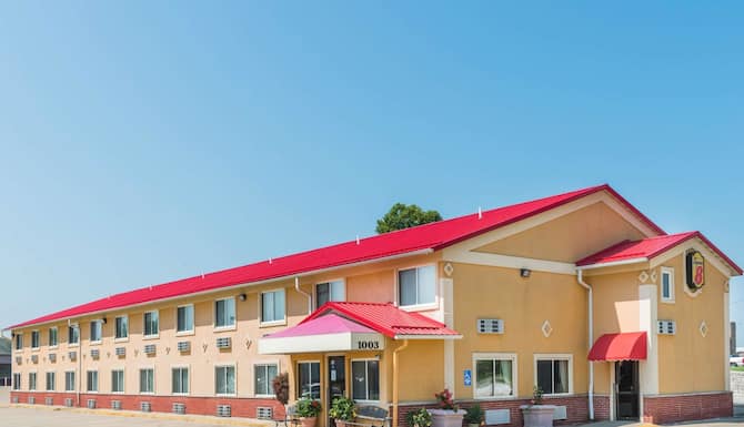 Super 8 By Wyndham Jacksonville In Springfield Il Expedia