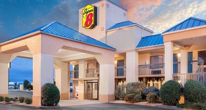 Super 8 by Wyndham Bulls Gap Greeneville Area