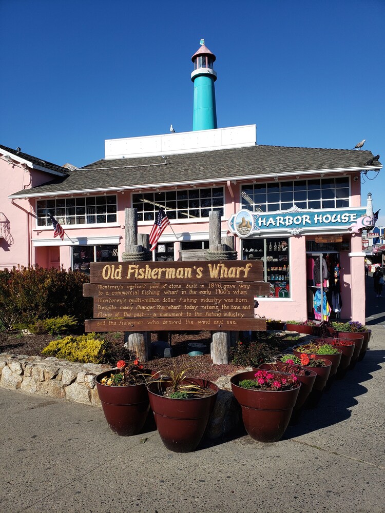 Blu Pacific Hotel