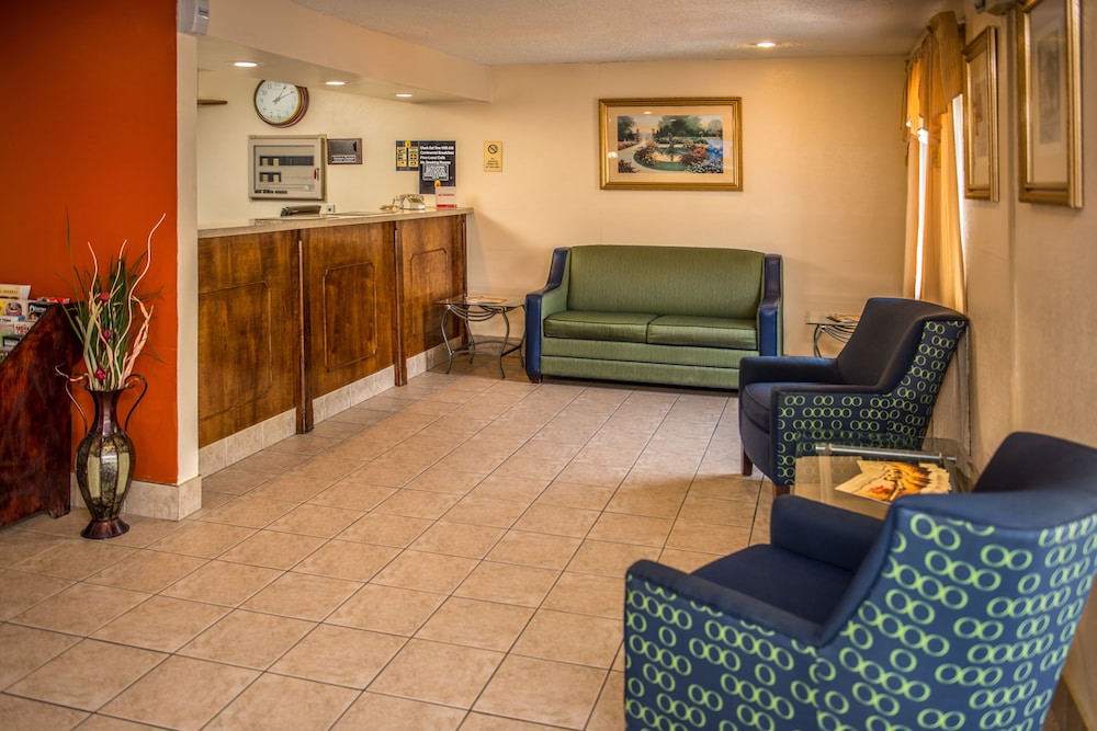 Lobby, Super 8 by Wyndham Prestonsburg