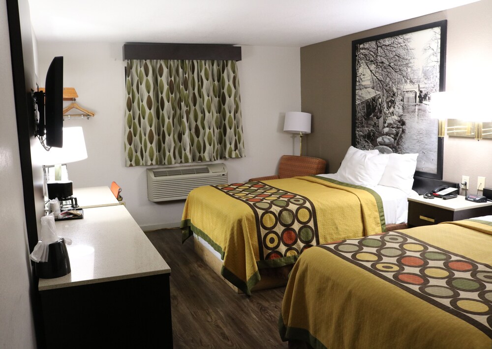 Room, Super 8 by Wyndham San Antonio/I-35 North