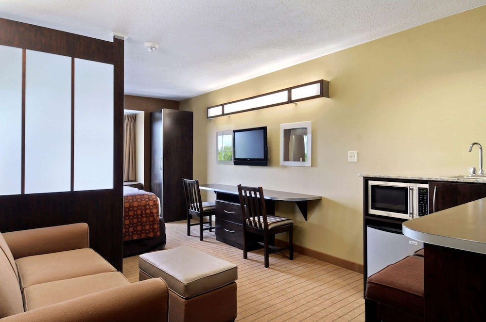 Room, Microtel Inn & Suites by Wyndham Marietta