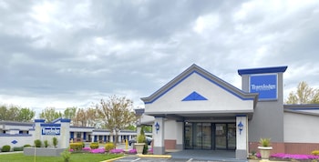 hotels in laurel md 20708