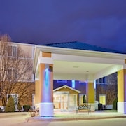 Top 10 Hotels In Macon Mo 50 Hotel Deals On Expedia University Inn And Suites Kirksville