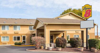 Super 8 by Wyndham LaGrande
