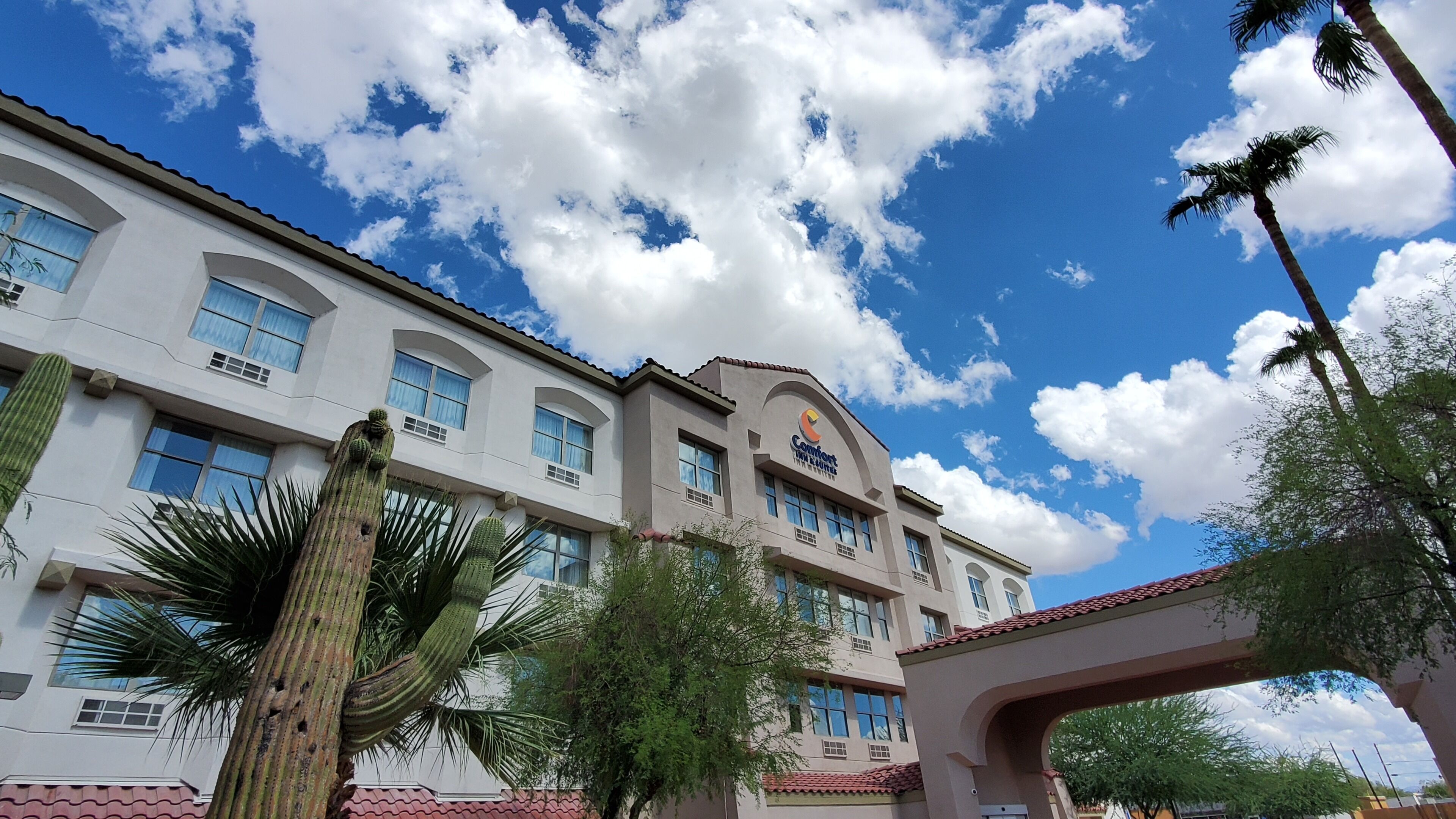 Comfort Inn Suites Tempe Phoenix Sky Harbor Airport In Phoenix