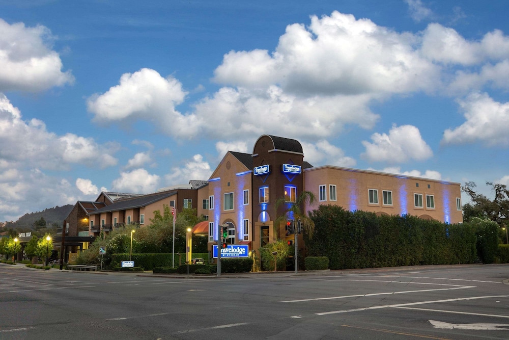 Hotel Vinea, a Travelodge by Wyndham