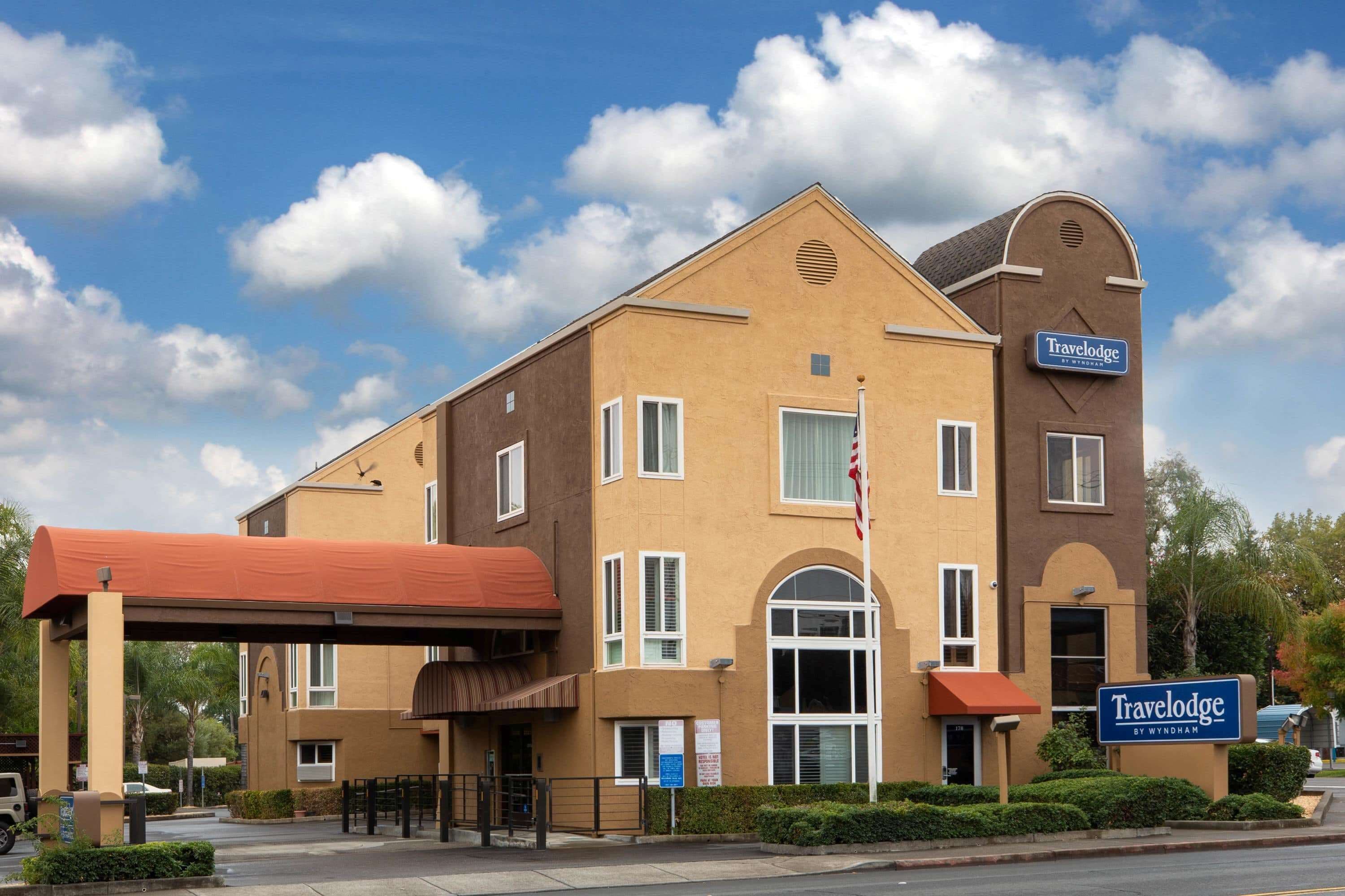 Hotel Vinea, a Travelodge by Wyndham in Healdsburg, United States