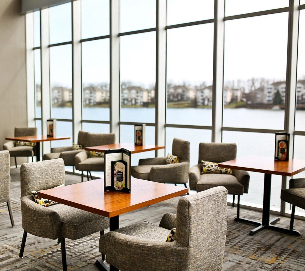 Breakfast area, Marriott Indianapolis North