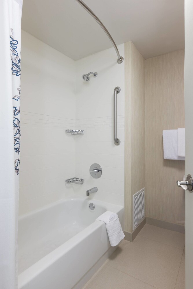 Bathroom, Residence Inn By Marriott Minneapolis Downtown