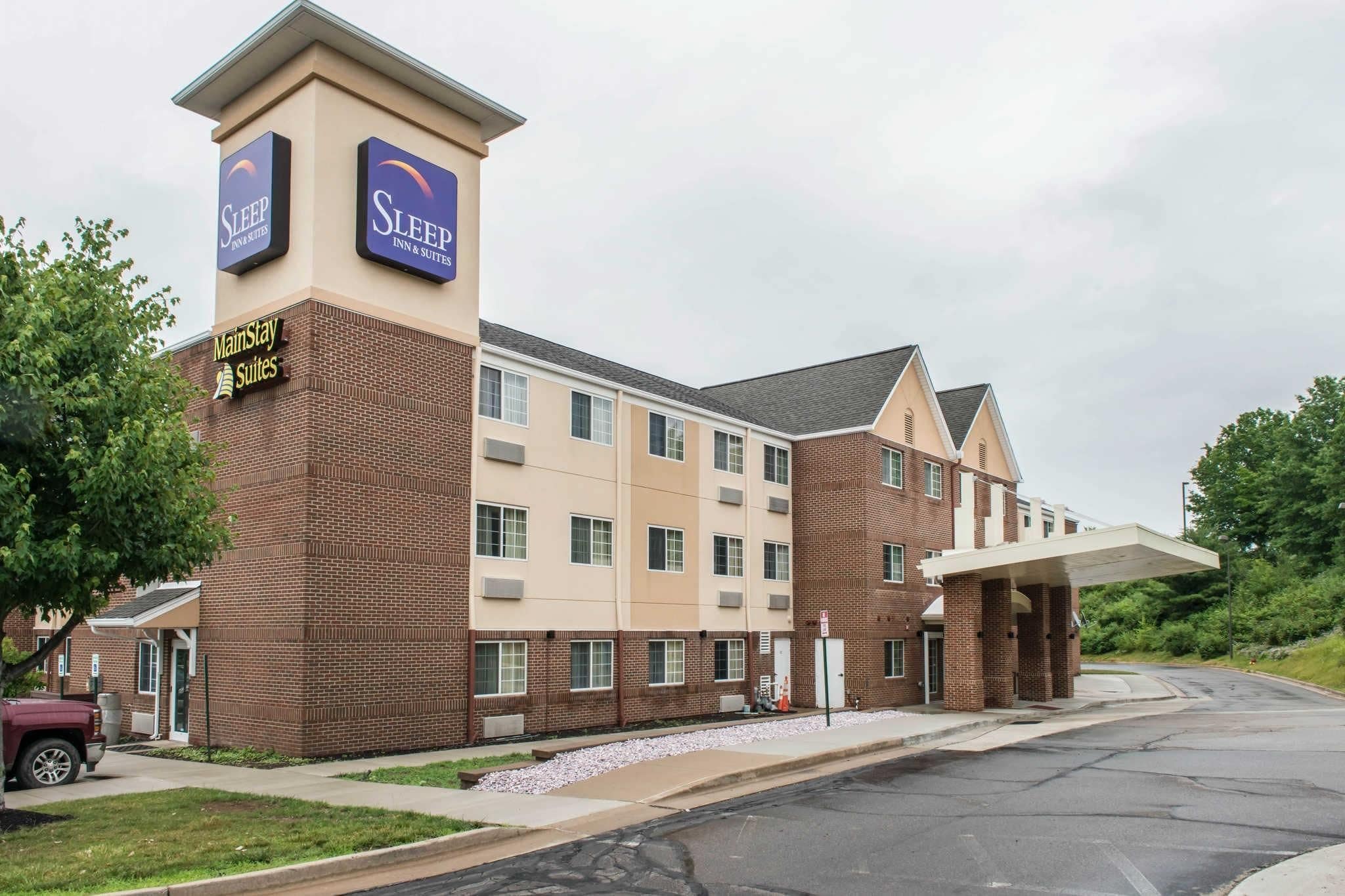 MainStay Suites Pittsburgh Airport in Imperial, United States