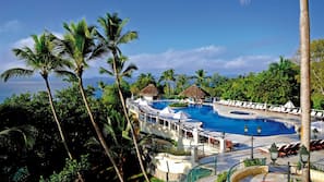3 piscinas al aire libre, sombrillas, tumbonas