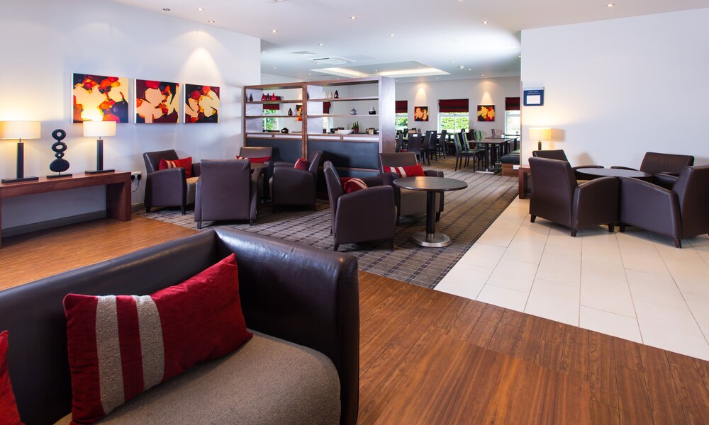 Lobby lounge, Holiday Inn Express Taunton M5, Jct. 25, an IHG Hotel