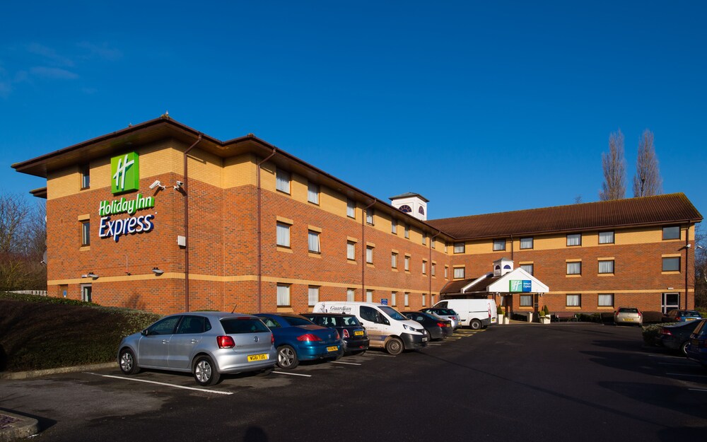 Exterior, Holiday Inn Express Taunton M5, Jct. 25, an IHG Hotel