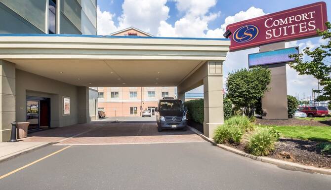 Comfort Suites At Woodbridge In Somerset Nj Expedia