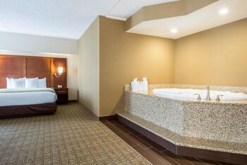 Comfort Suites At Woodbridge Somerset 2020 Room Prices Reviews