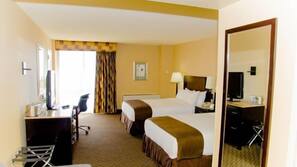 Hypo-allergenic bedding, in-room safe, desk, blackout drapes